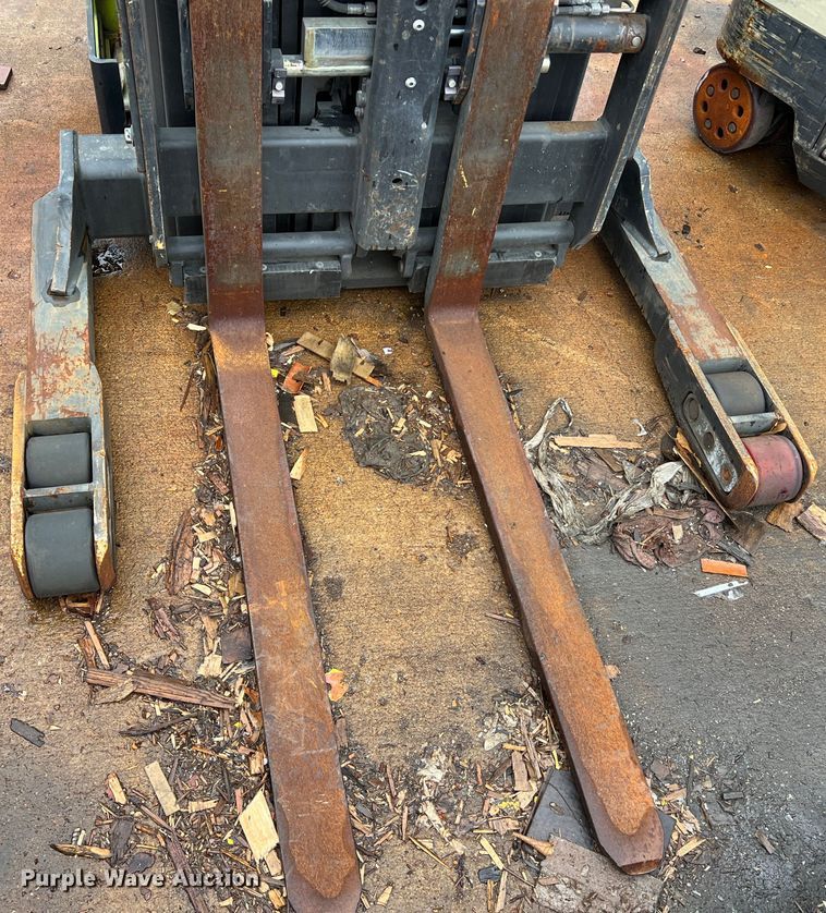image for item LI9551 Clark NPR22  forklift