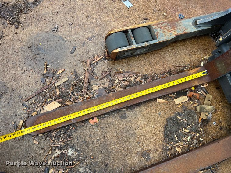 image for item LI9551 Clark NPR22  forklift