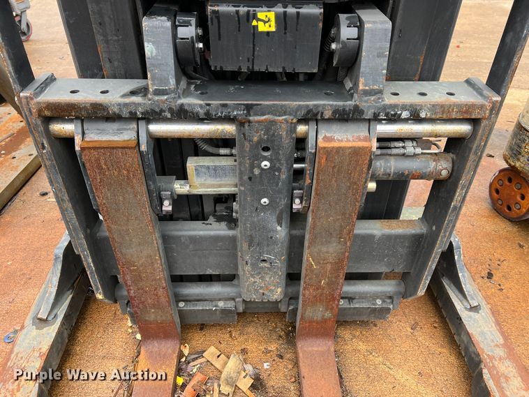 image for item LI9551 Clark NPR22  forklift