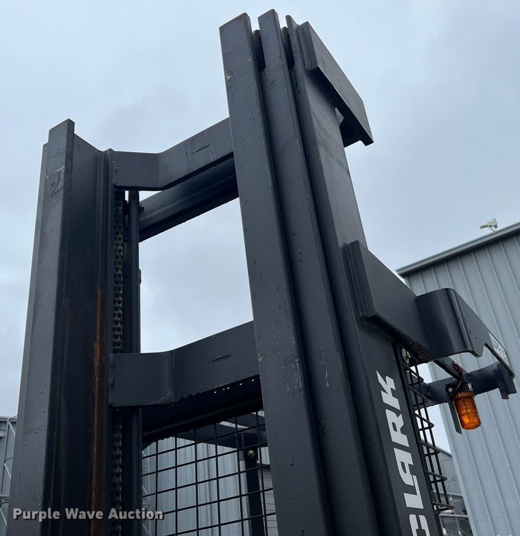 image for item LI9551 Clark NPR22  forklift