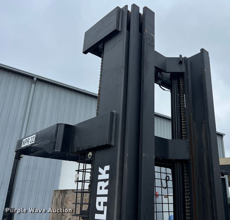 image for item LI9551 Clark NPR22  forklift