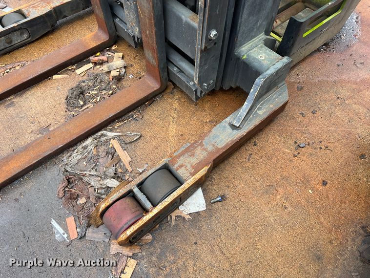 image for item LI9551 Clark NPR22  forklift