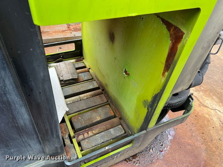 image for item LI9551 Clark NPR22  forklift