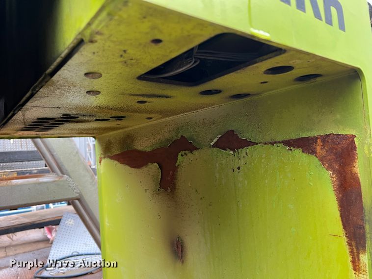 image for item LI9551 Clark NPR22  forklift