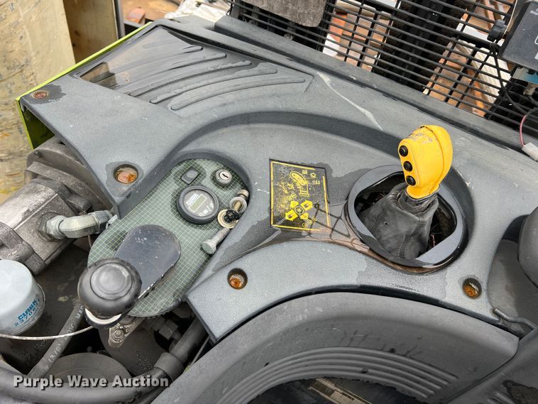 image for item LI9551 Clark NPR22  forklift