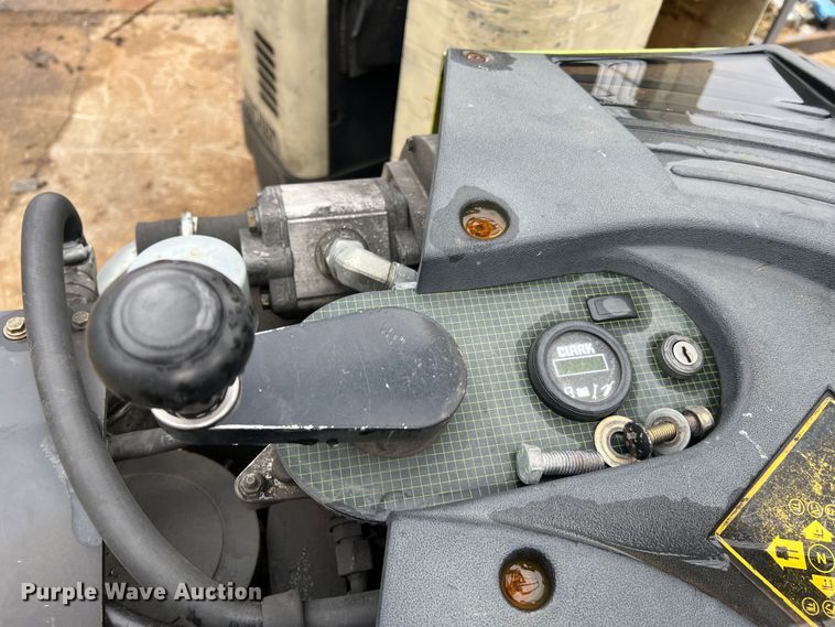 image for item LI9551 Clark NPR22  forklift