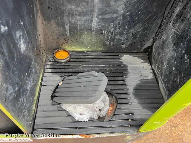 image for item LI9551 Clark NPR22  forklift