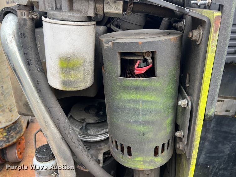 image for item LI9551 Clark NPR22  forklift