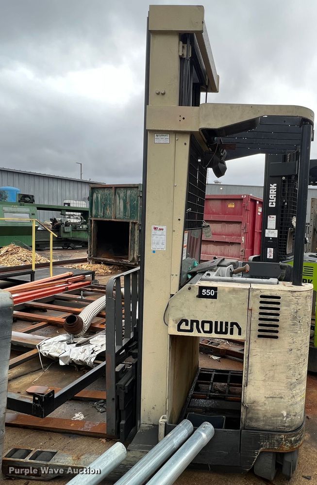 image for item LI9552 Crown RR3040-45  forklift