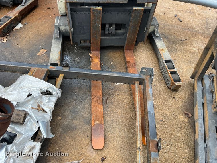 image for item LI9552 Crown RR3040-45  forklift