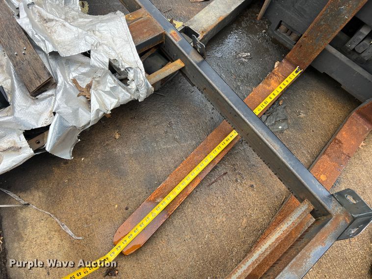 image for item LI9552 Crown RR3040-45  forklift