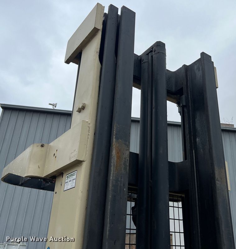 image for item LI9552 Crown RR3040-45  forklift