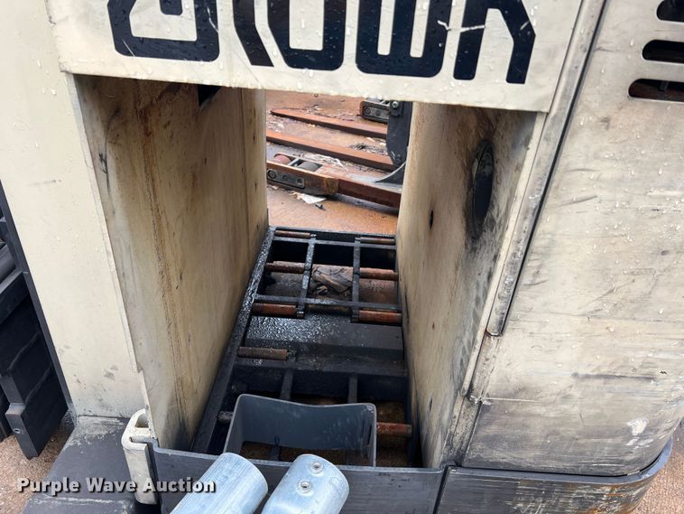 image for item LI9552 Crown RR3040-45  forklift