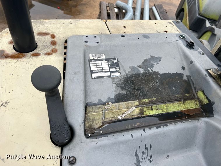 image for item LI9552 Crown RR3040-45  forklift