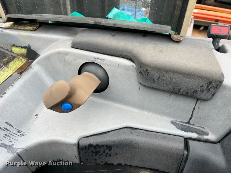 image for item LI9552 Crown RR3040-45  forklift