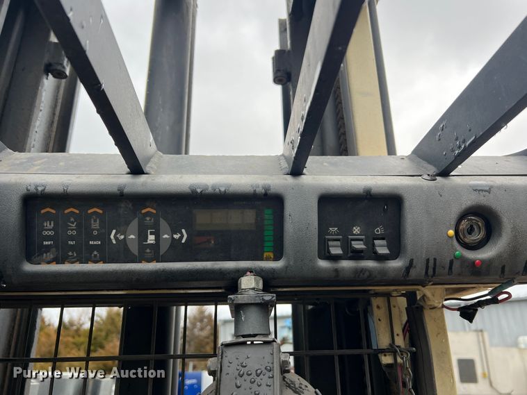 image for item LI9552 Crown RR3040-45  forklift