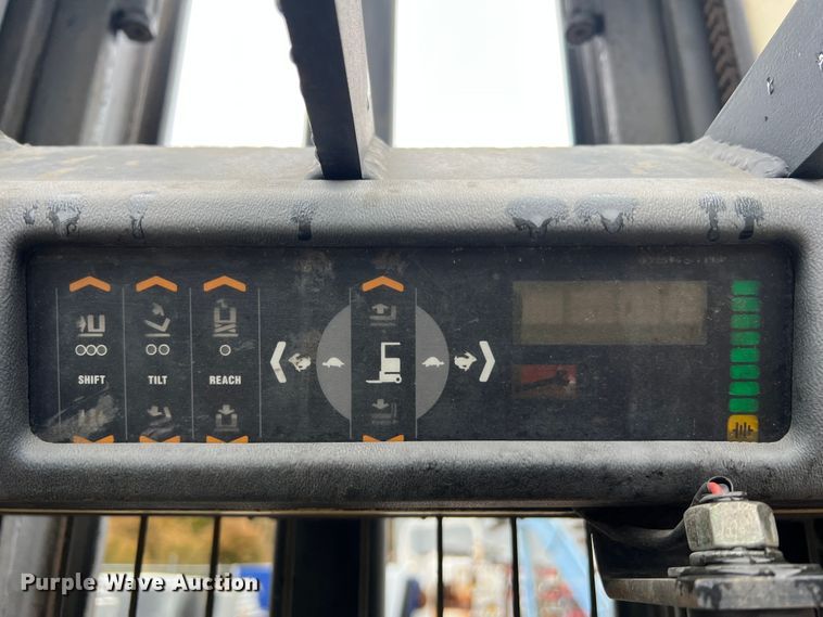 image for item LI9552 Crown RR3040-45  forklift