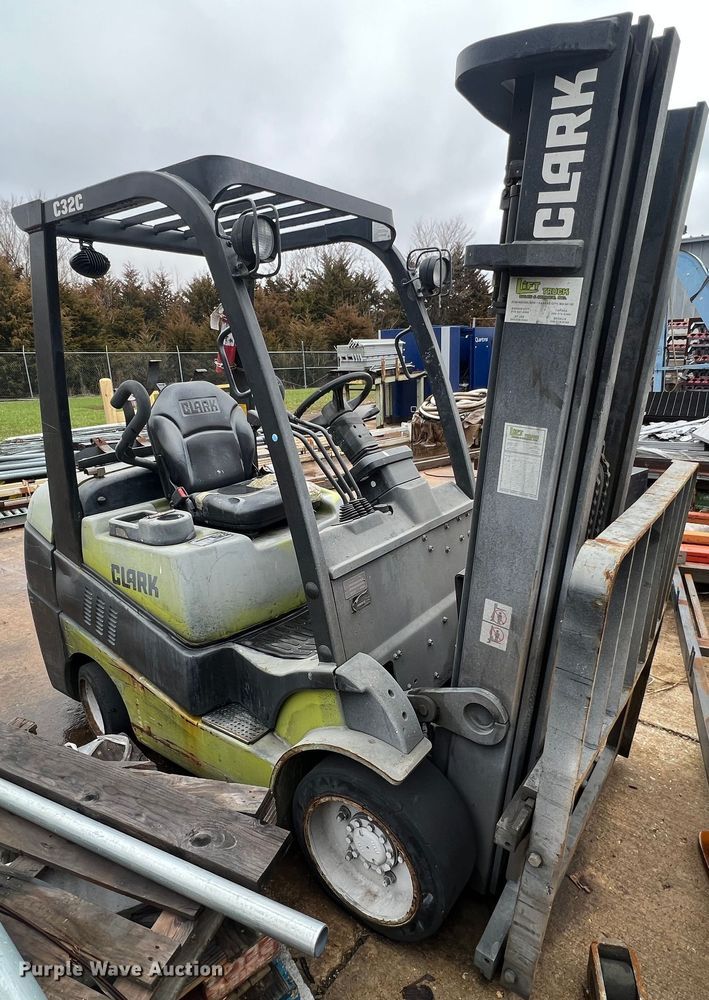image for item LI9553 Clark C32CL  forklift