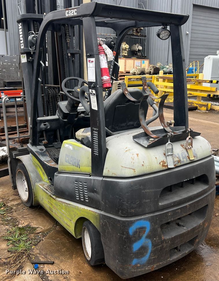 image for item LI9553 Clark C32CL  forklift