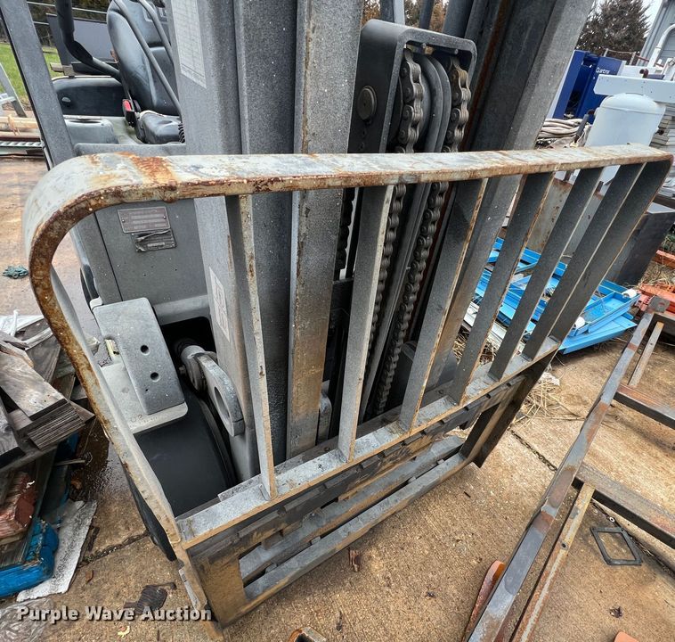 image for item LI9553 Clark C32CL  forklift