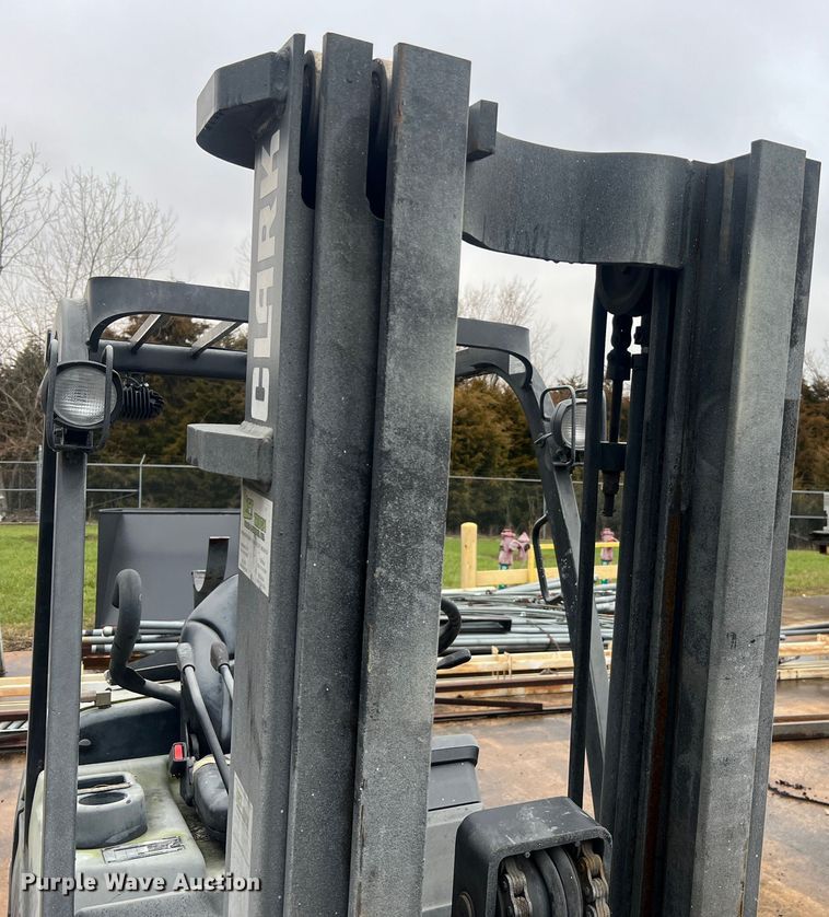 image for item LI9553 Clark C32CL  forklift