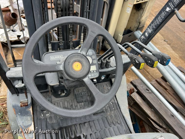 image for item LI9553 Clark C32CL  forklift