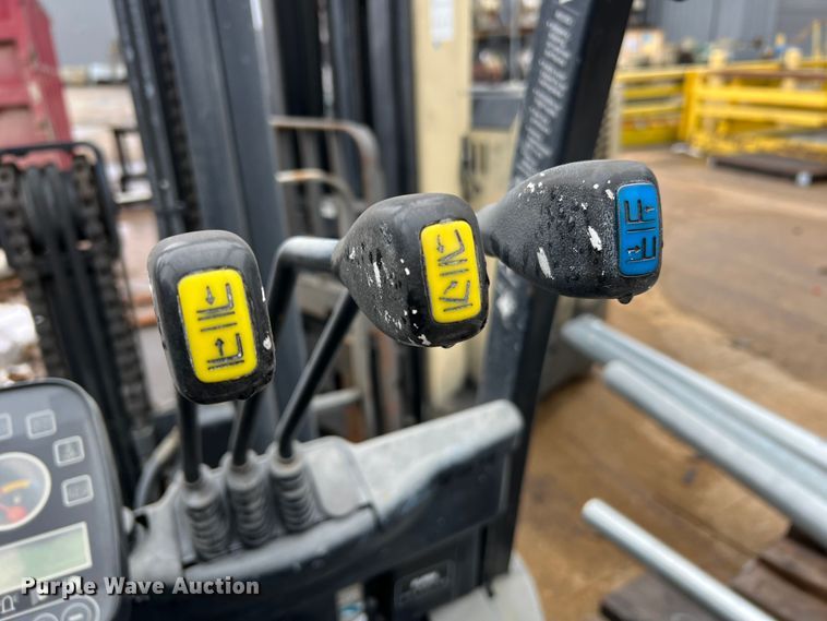 image for item LI9553 Clark C32CL  forklift