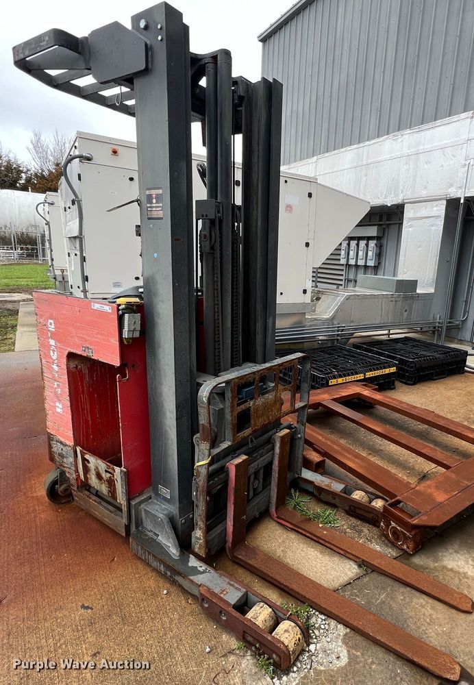 image for item LI9554 Raymond EAS R40TT  forklift