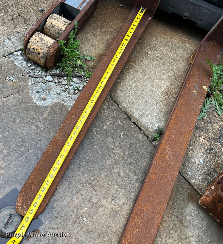 image for item LI9554 Raymond EAS R40TT  forklift