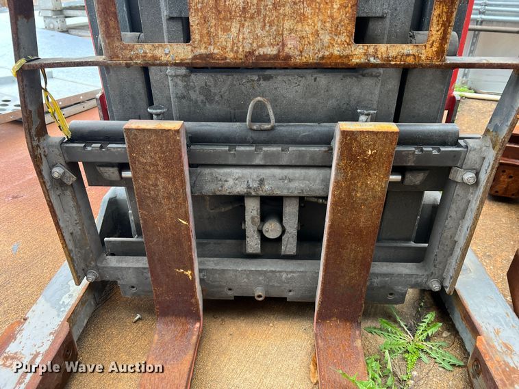 image for item LI9554 Raymond EAS R40TT  forklift