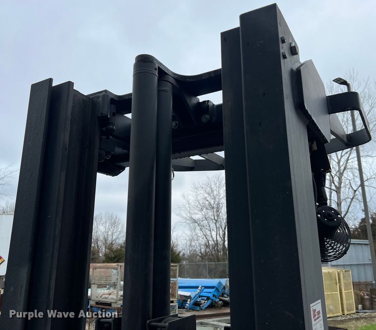 image for item LI9554 Raymond EAS R40TT  forklift