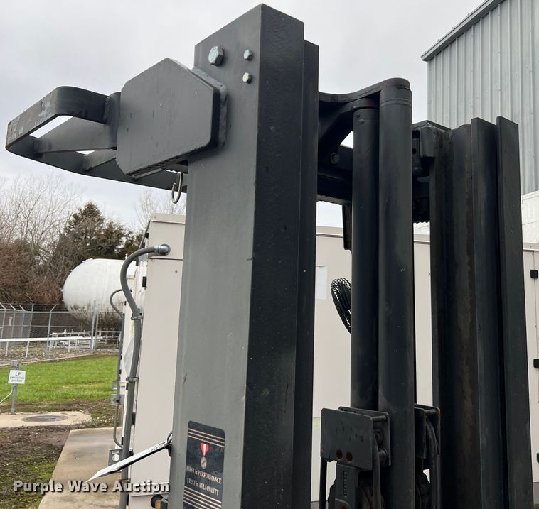 image for item LI9554 Raymond EAS R40TT  forklift