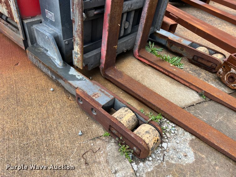 image for item LI9554 Raymond EAS R40TT  forklift