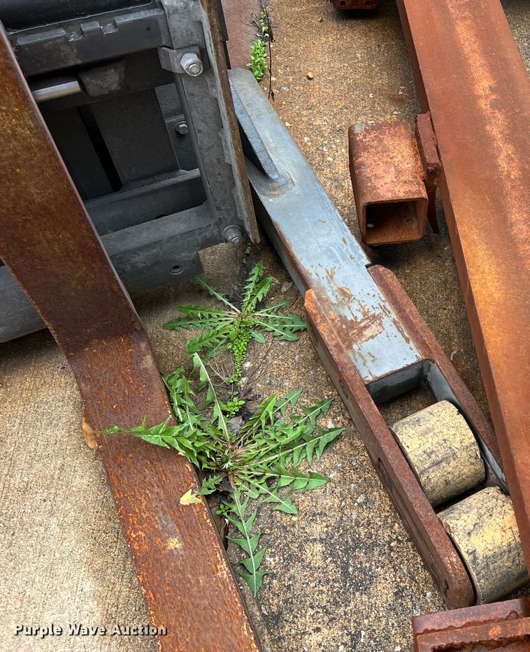 image for item LI9554 Raymond EAS R40TT  forklift