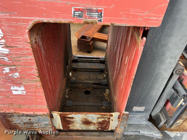 image for item LI9554 Raymond EAS R40TT  forklift