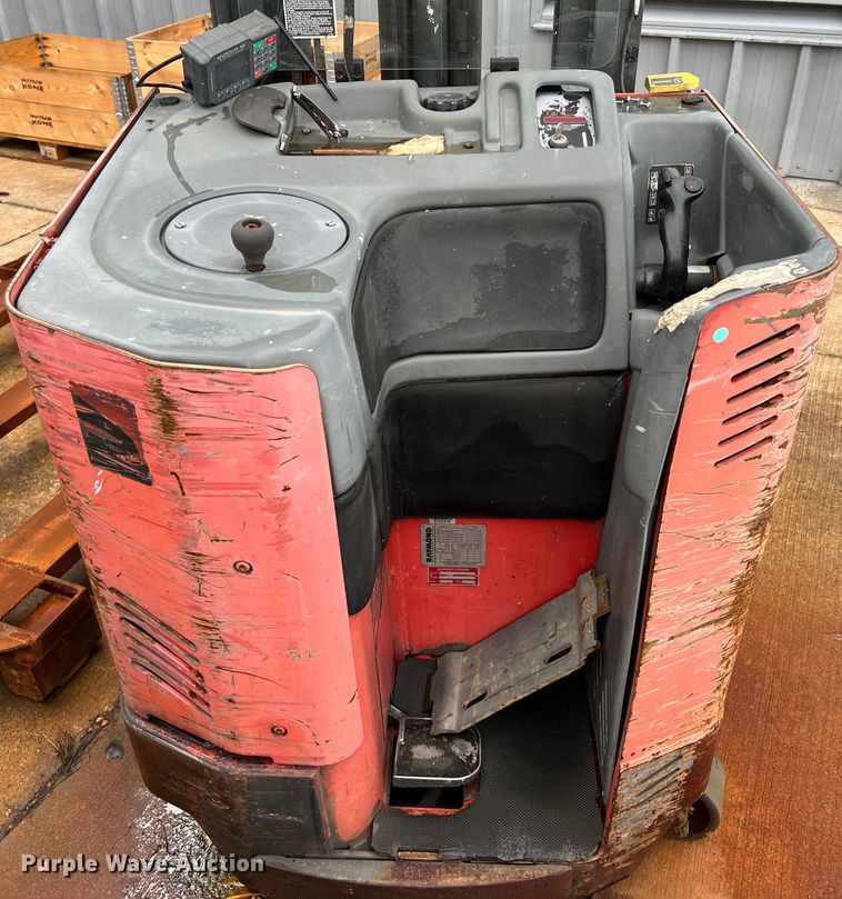 image for item LI9554 Raymond EAS R40TT  forklift
