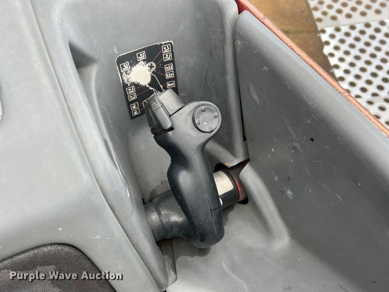 image for item LI9554 Raymond EAS R40TT  forklift