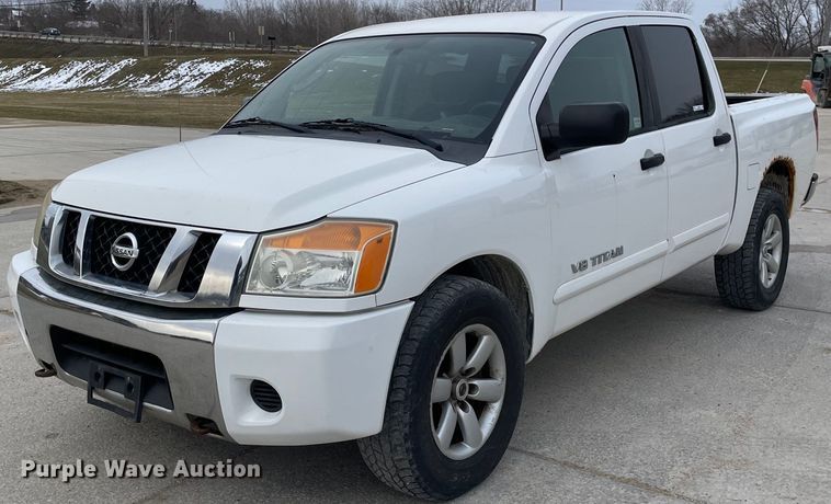 image for item LJ9568 2011 Nissan Titan SV  Crew Cab pickup truck