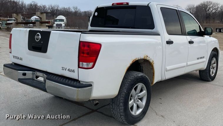 image for item LJ9568 2011 Nissan Titan SV  Crew Cab pickup truck