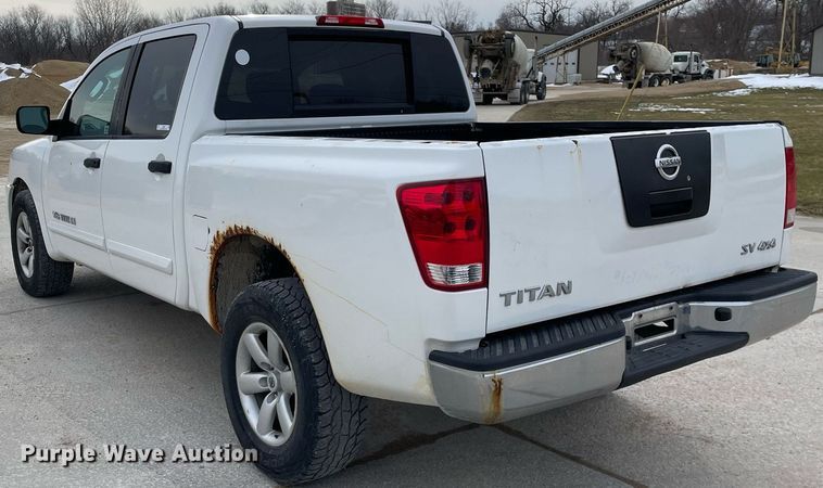 image for item LJ9568 2011 Nissan Titan SV  Crew Cab pickup truck