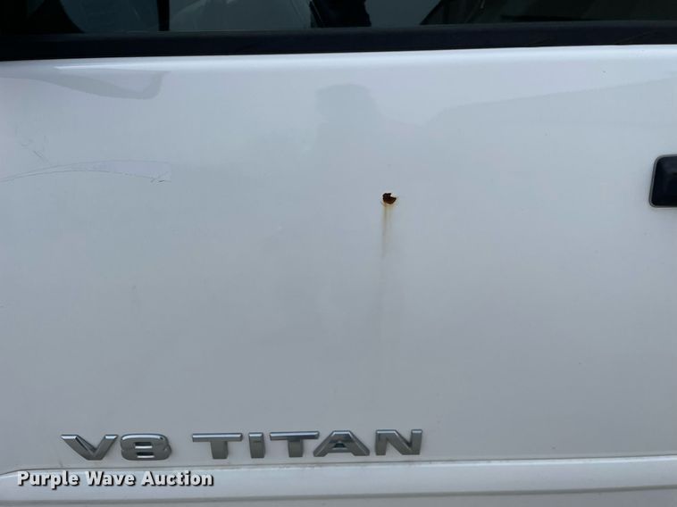 image for item LJ9568 2011 Nissan Titan SV  Crew Cab pickup truck