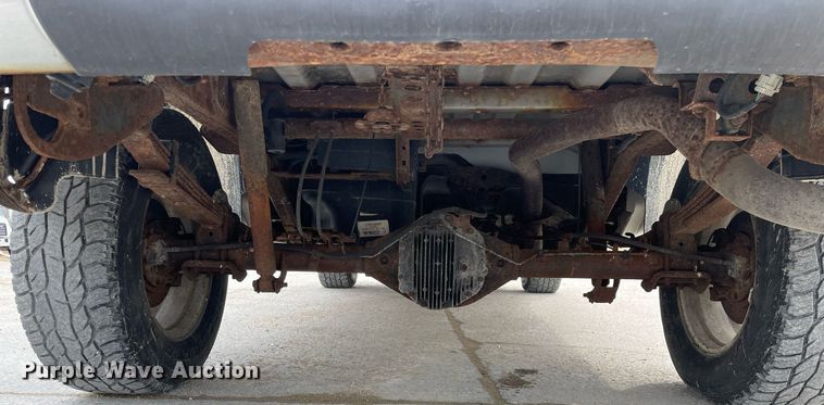 image for item LJ9568 2011 Nissan Titan SV  Crew Cab pickup truck