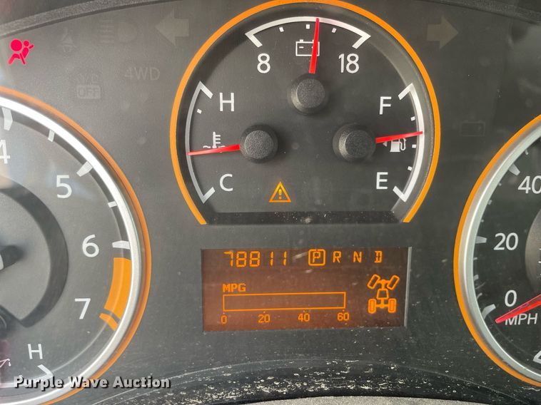 image for item LJ9568 2011 Nissan Titan SV  Crew Cab pickup truck