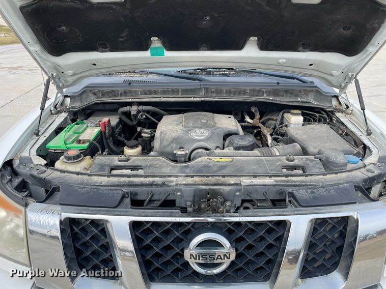 image for item LJ9568 2011 Nissan Titan SV  Crew Cab pickup truck