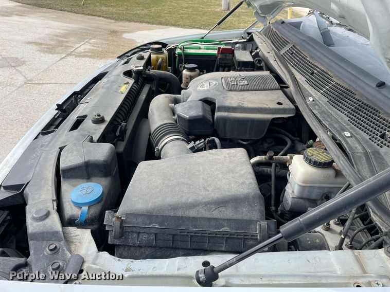 image for item LJ9568 2011 Nissan Titan SV  Crew Cab pickup truck