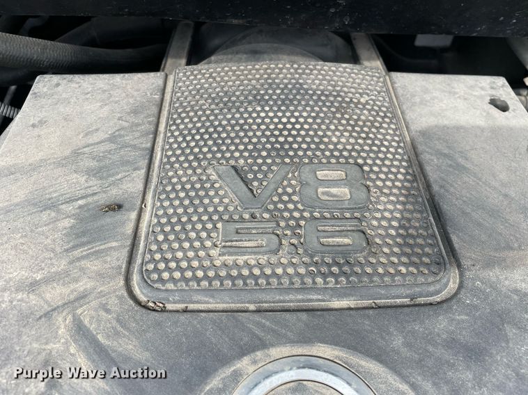 image for item LJ9568 2011 Nissan Titan SV  Crew Cab pickup truck