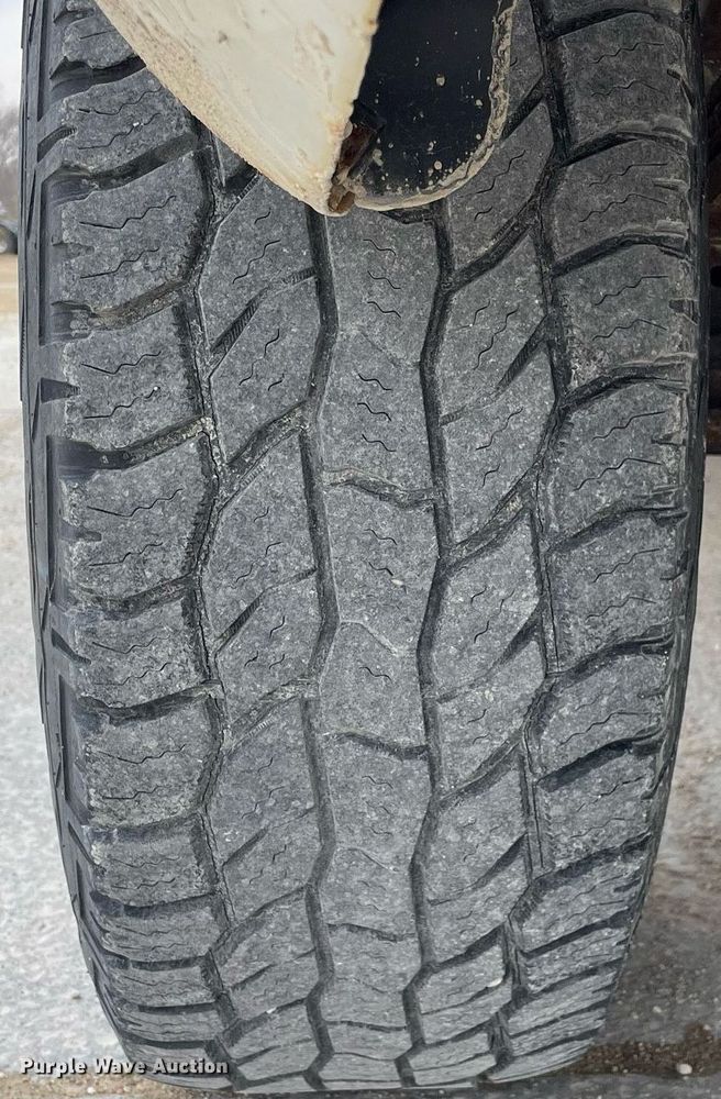 image for item LJ9568 2011 Nissan Titan SV  Crew Cab pickup truck