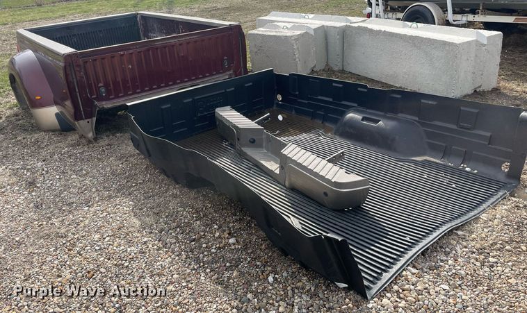 image for item LJ9576 Pickup bed