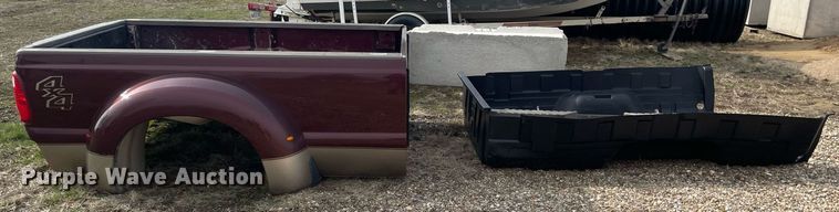 image for item LJ9576 Pickup bed