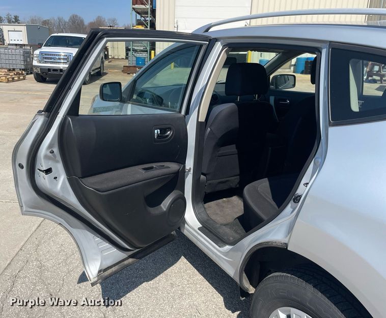 image for item LJ9590 2015 Nissan Rogue Select  SUV